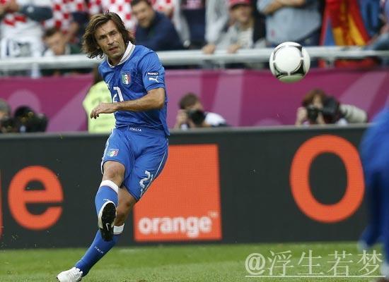 45岁皮尔洛神级发挥!30米任意球直挂死角:精准制导 无与伦比的弧线 45岁皮尔洛神级发挥!30米任意球直挂死角:精准制导 无与伦比的弧线