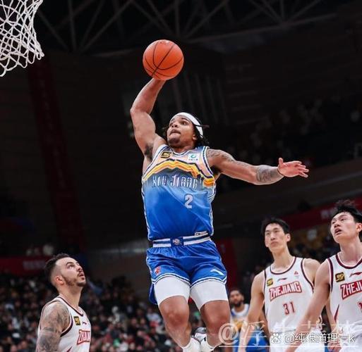 布彭扎巧妙断球助攻 童磊精彩推射得分 布彭扎巧妙断球助攻 童磊精彩推射得分