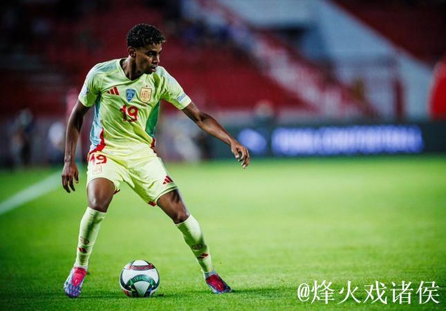 莱万重返有球训练 期待出战德甲下半程揭幕战 莱万重返有球训练 期待出战德甲下半程揭幕战