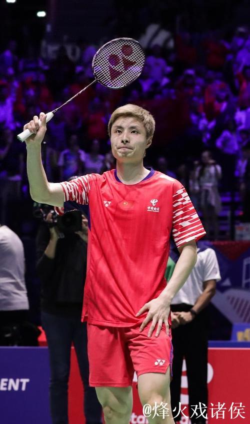 羽联总决赛:石宇奇2-0完胜奈良冈功大,顺利出线 羽联总决赛:石宇奇2-0完胜奈良冈功大,顺利出线