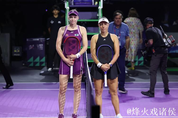 首次晋级年终总决赛冠军战！莱巴金娜2-1力克佩古拉