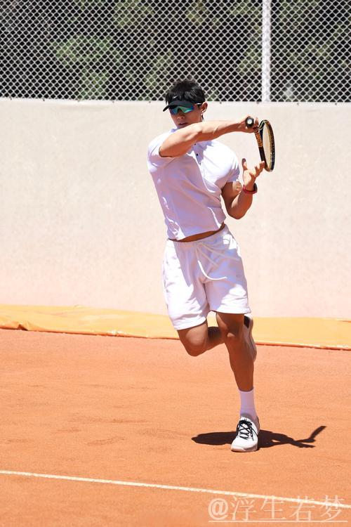 红土场地对青少年网球运动员成长的积极影响——刘壮解析 红土场地对青少年网球运动员成长的积极影响——刘壮解析