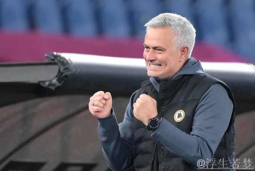 遭对方主帅言语挑衅,62岁穆帅愤怒反击酿冲突 遭对方主帅言语挑衅,62岁穆帅愤怒反击酿冲突