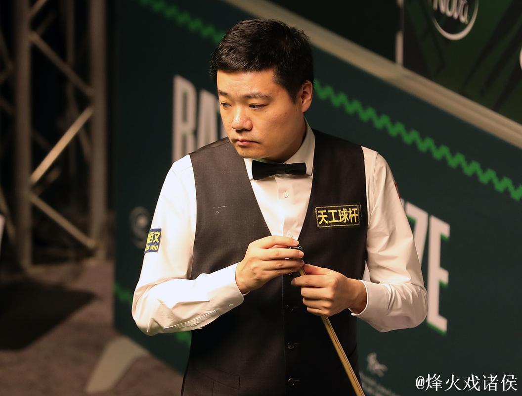 丁俊晖5-2击败马奎尔 斯诺克沙特大师赛挺进16强 丁俊晖5-2击败马奎尔 斯诺克沙特大师赛挺进16强