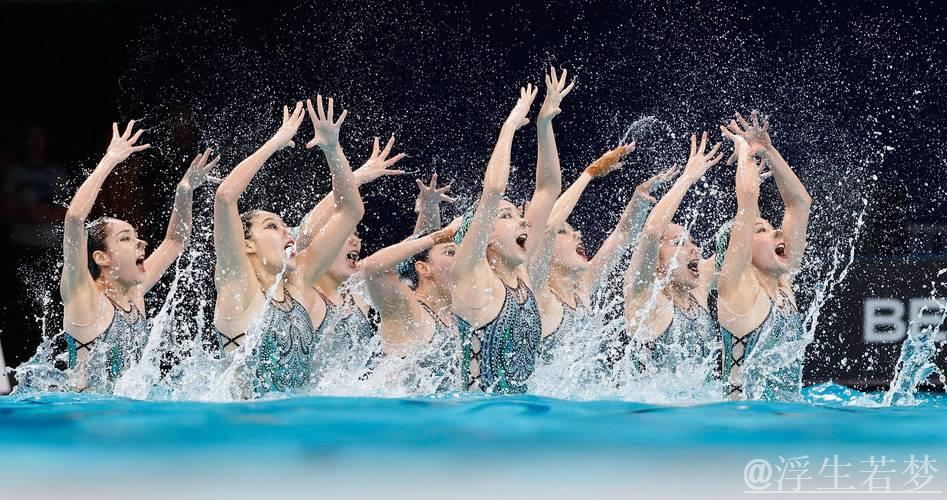 中国队摘得花游世界杯总决赛集体自由自选金牌