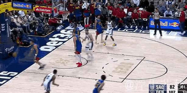 约基奇接默里背后妙传命中三分 约基奇接默里背后妙传命中三分